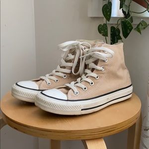 converse light beige
